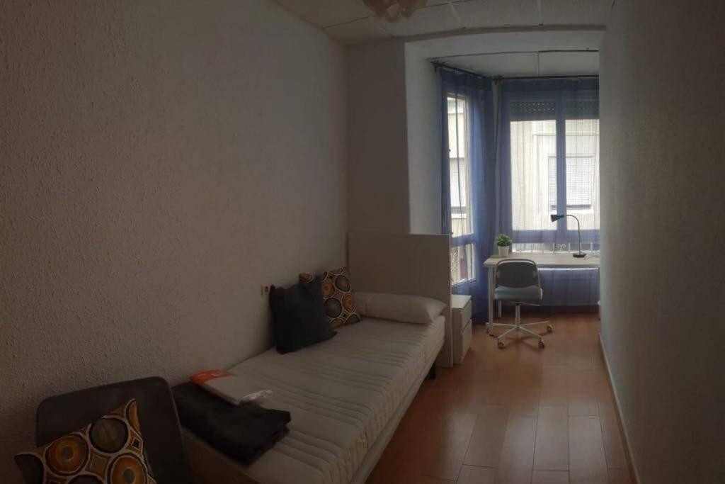 Cozy Apartment In The Heart Of Alicante! Luaran gambar